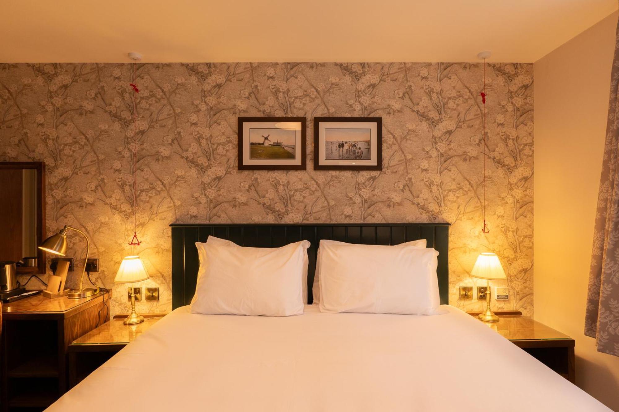 Offshore - The Inn Collection Group Lytham St Annes Extérieur photo