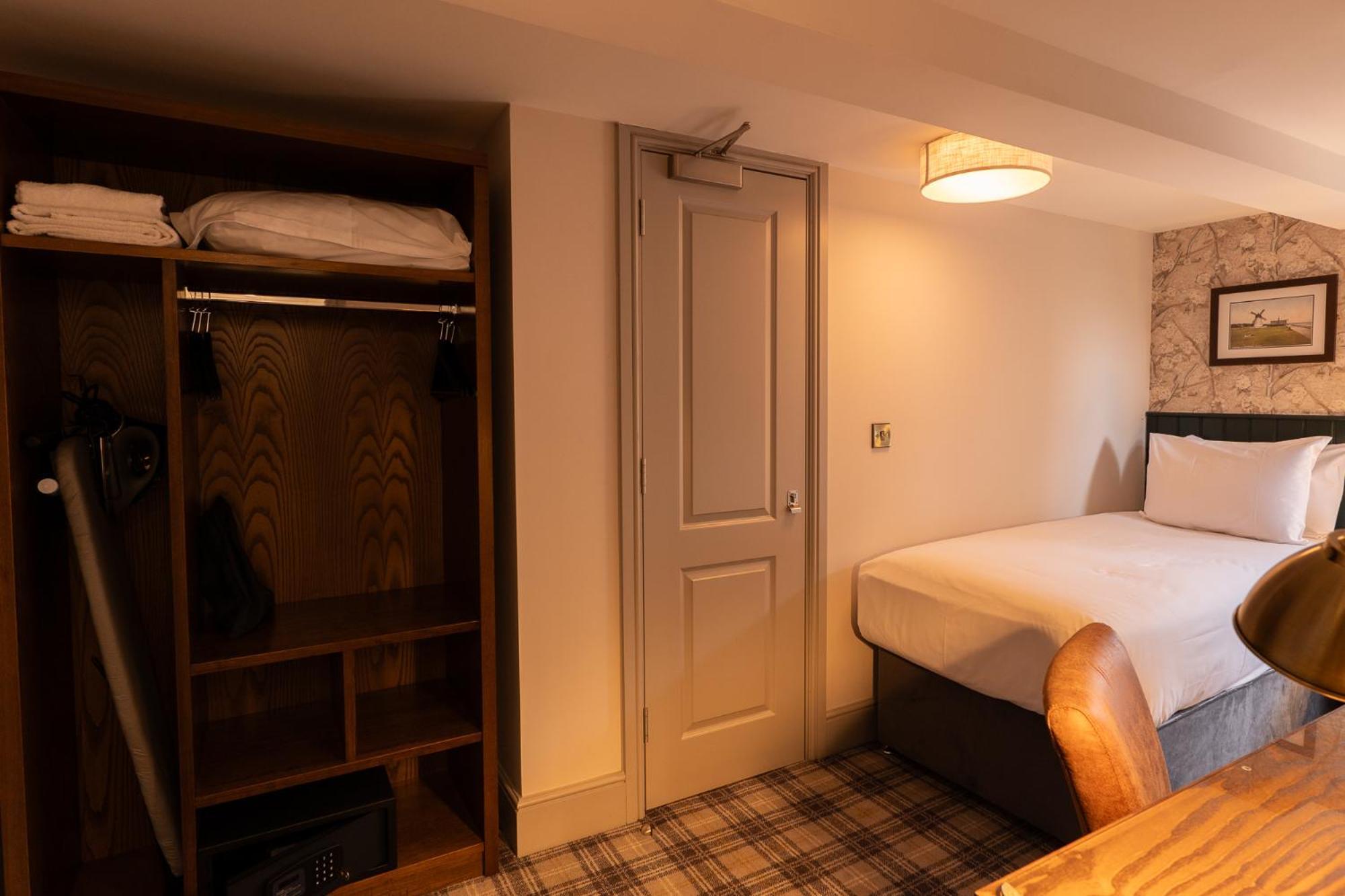 Offshore - The Inn Collection Group Lytham St Annes Extérieur photo